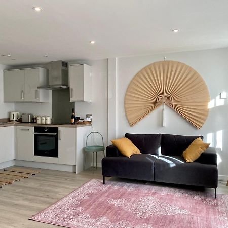 Modern Apartment In Central Quiet York With Free Parking - Contemporary New Building 외부 사진