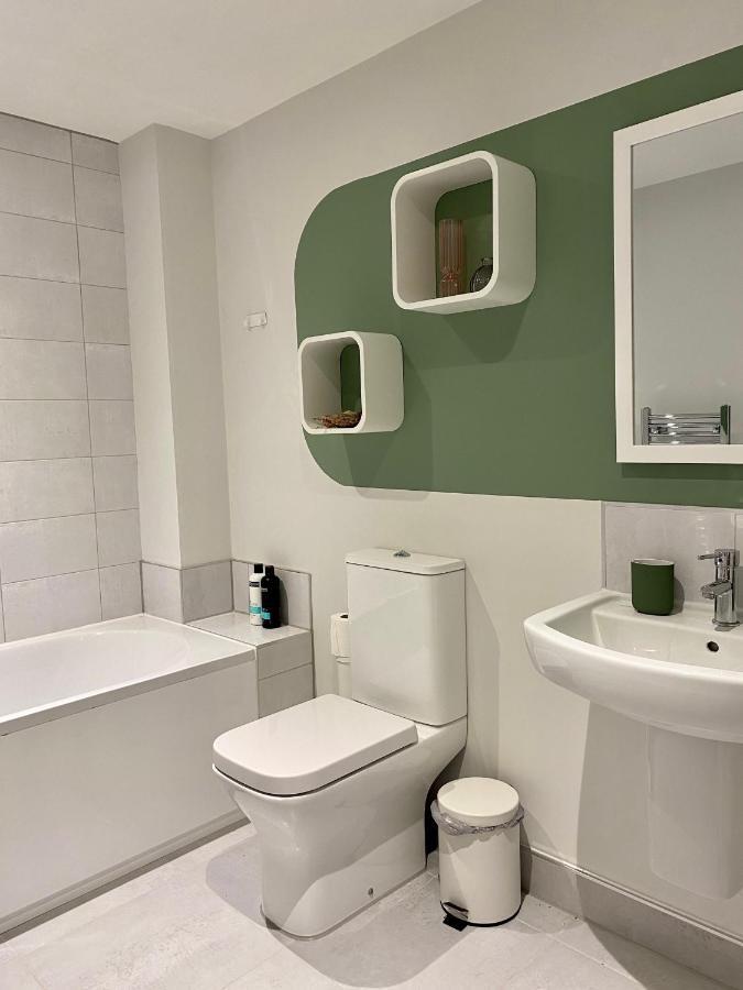 Modern Apartment In Central Quiet York With Free Parking - Contemporary New Building 외부 사진